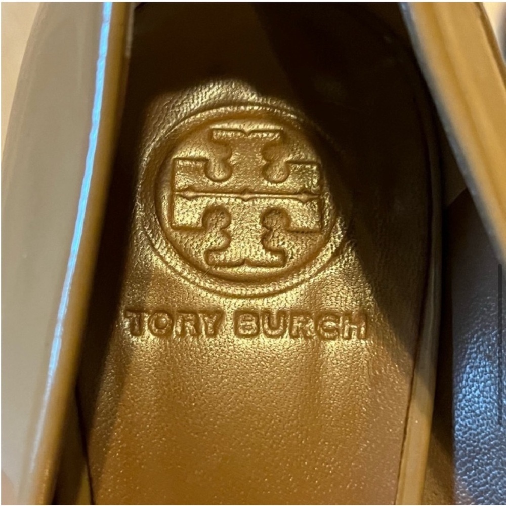 Tory Burch Cap Toe Tan and Black Color block pump heels with metal logo size ten - Picture 7 of 12